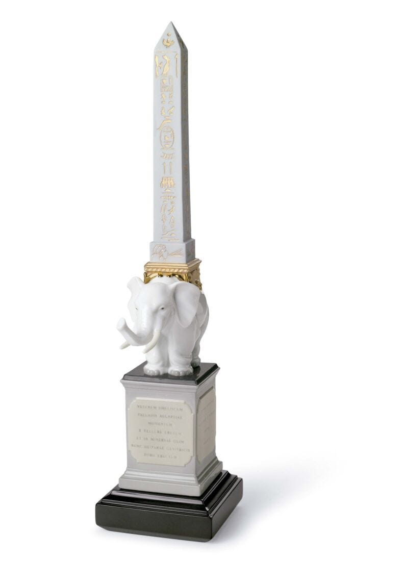 Obelisco Pulcino (blanco dorado der) en Lladró