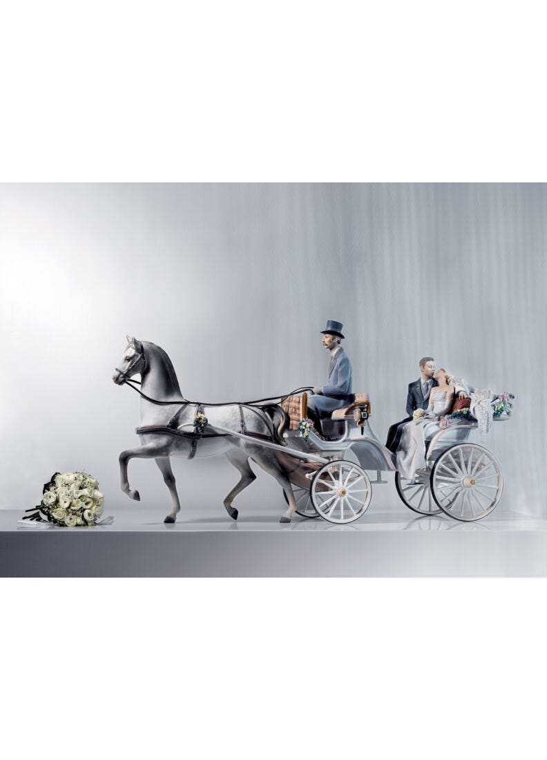 Bridal Carriage Couple Sculpture. Limited Edition in Lladró