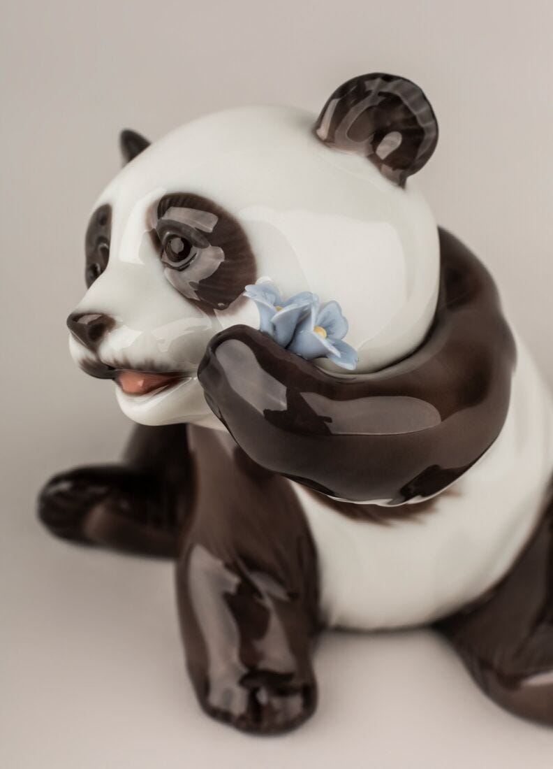 Figurina Panda contento in Lladró