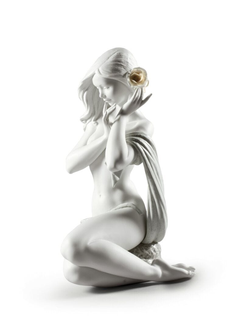 Subtle moonlight Woman Figurine. White. Limited edition in Lladró