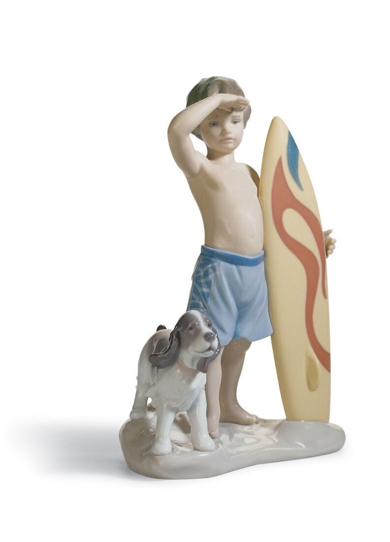 Figura niño pequeño surfista en Lladró