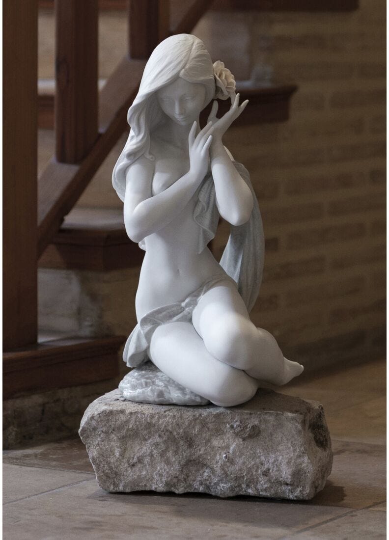Subtle moonlight Woman Figurine. White. Limited edition in Lladró