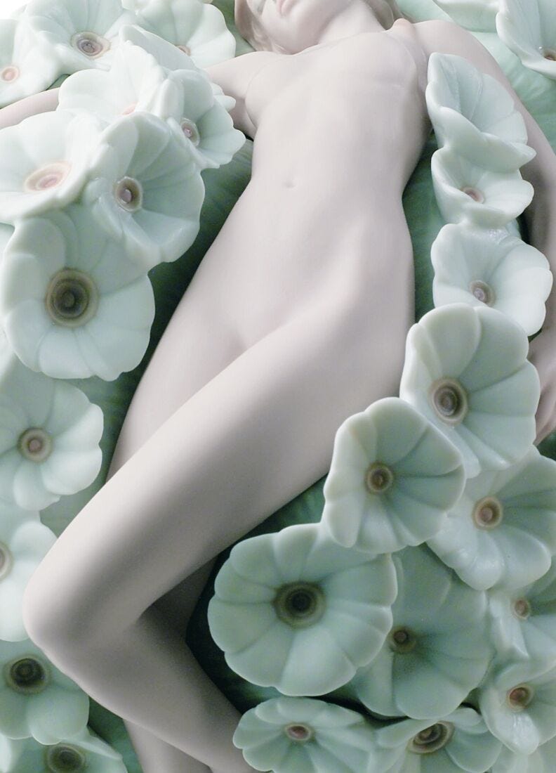Figurina Donna Sogno tra i fiori in Lladró