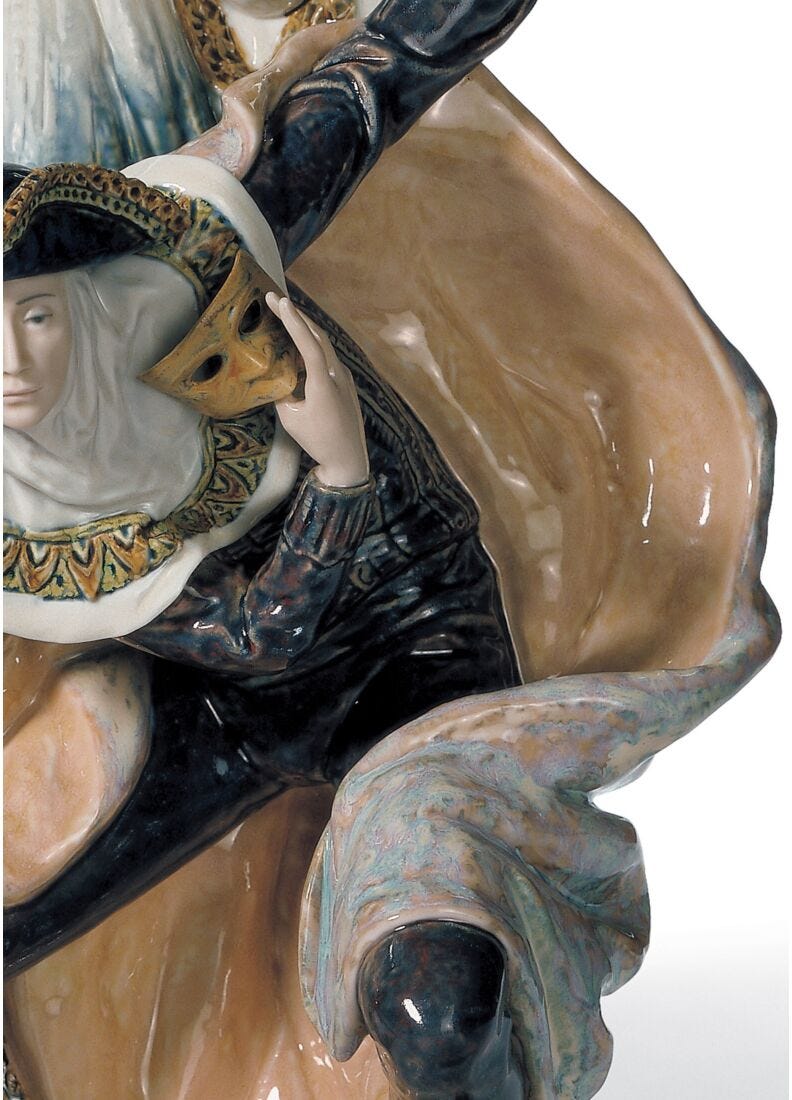 Escultura joven pareja Carnaval veneciano. Serie limitada en Lladró