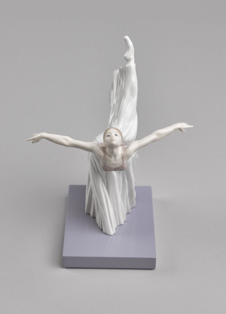 LLADRÓ Giselle Arabesque Ballet Figurine. Porcelain Figure Figure.: Buy  Online at Best Price in UAE 