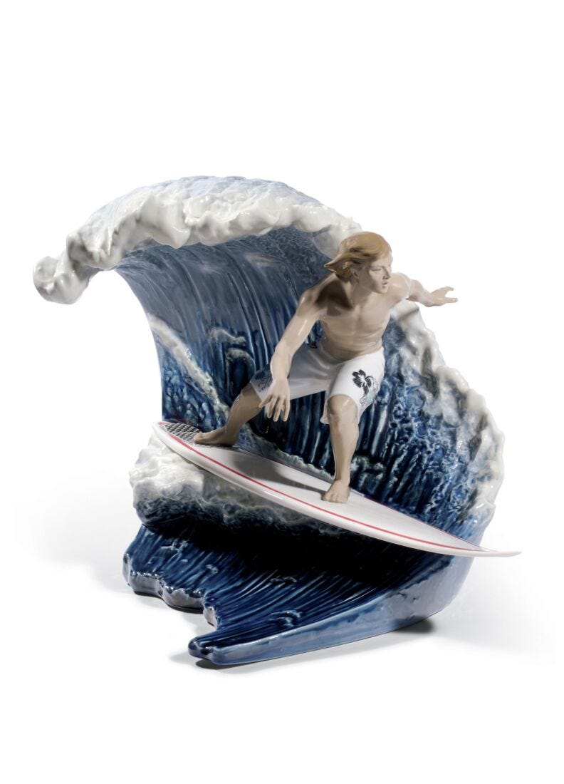 Figura surfista En la gran ola. Serie limitada en Lladró