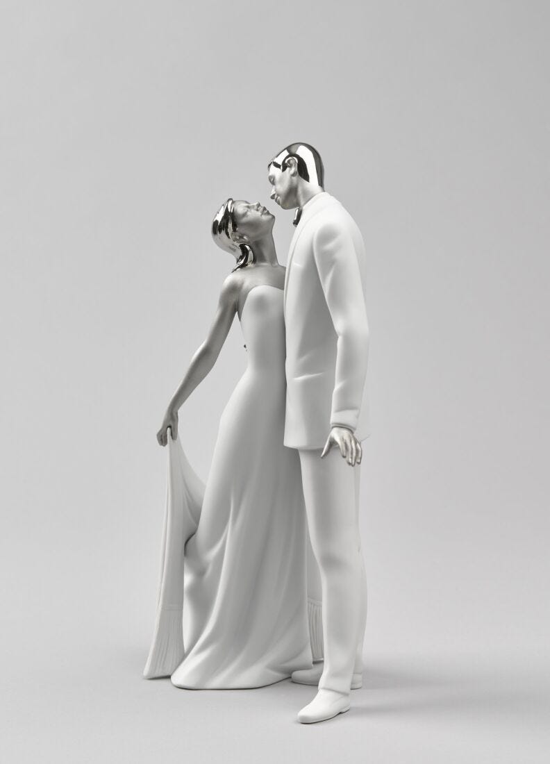 Happy Anniversary Couple Figurine. Silver Lustre - Lladro-USA Happy Anniversary Couple Figurine. Silver Lustre - Lladro-USA