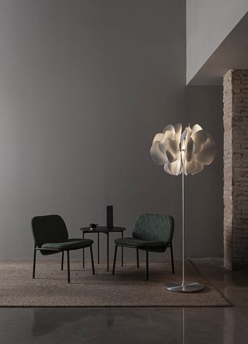 Nightbloom Floor Lamp. White. (CE) in Lladró