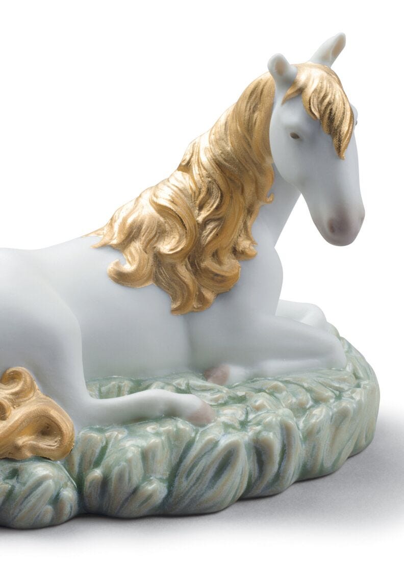 The Horse Figurine. Golden Lustre in Lladró