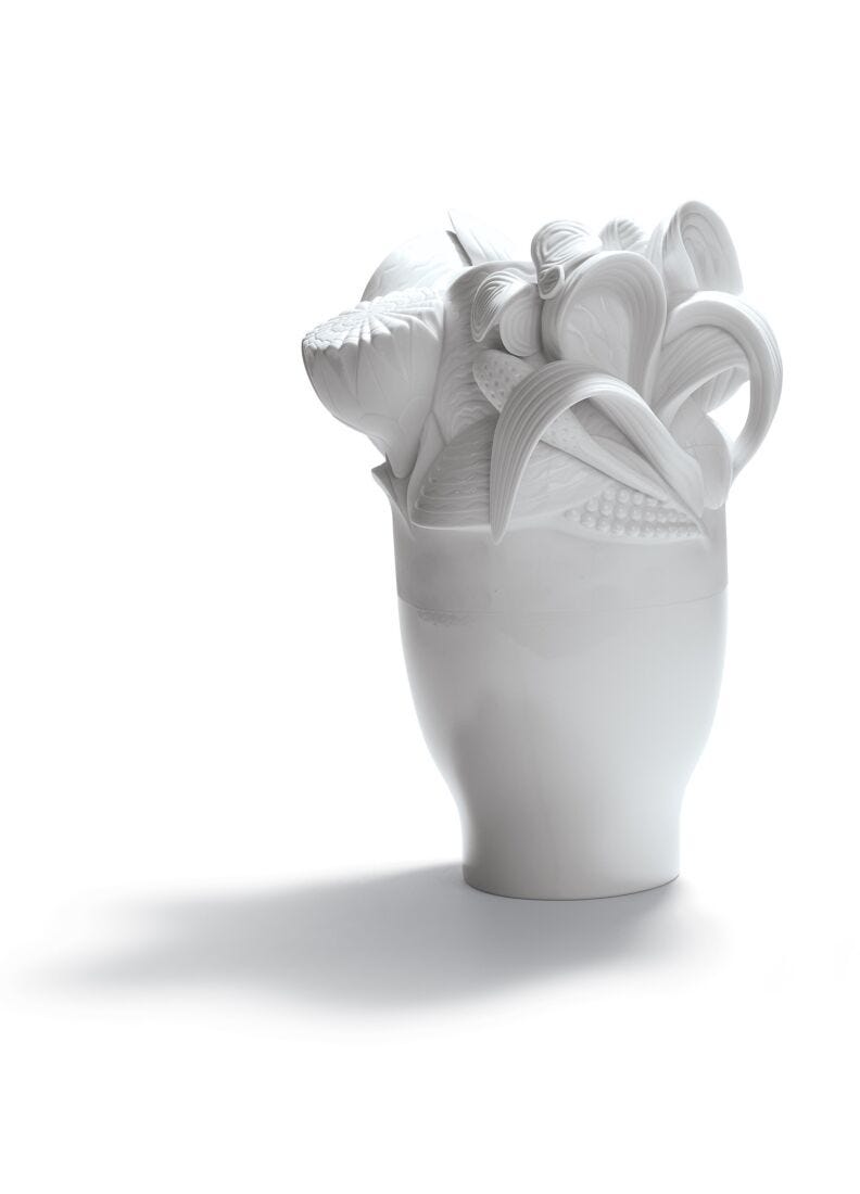 Naturo. -Small vase (white) in Lladró