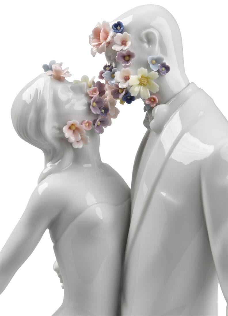 Figura joven pareja Amor I con flores en Lladró