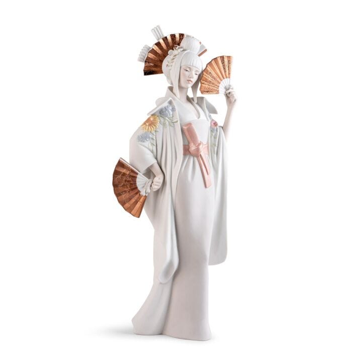 Maneki Neko Figurine. Silver Lustre - Lladro-USA