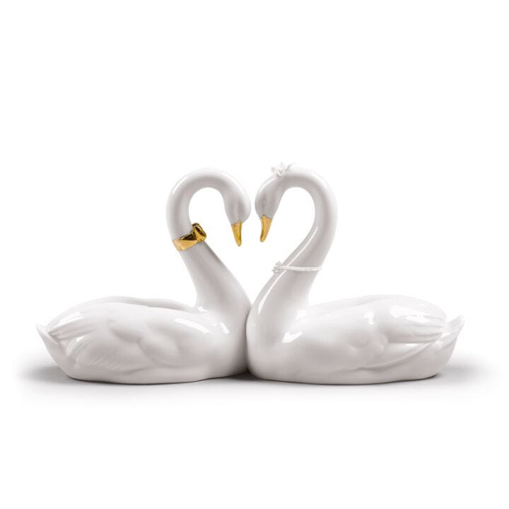 Endless Love Swans Figurine. Golden Luster in Lladró