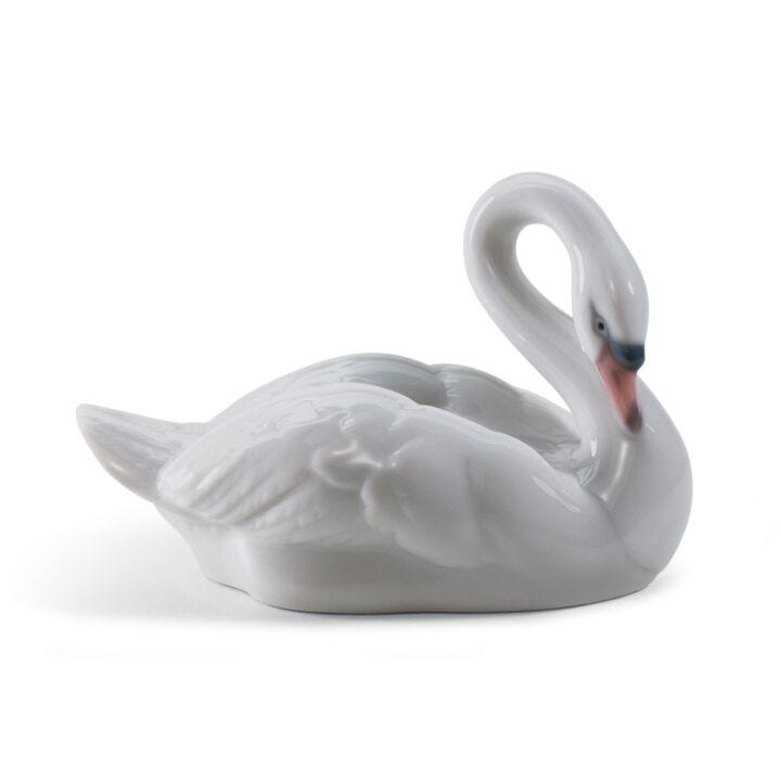 Elegant Swan Figurine in Lladró