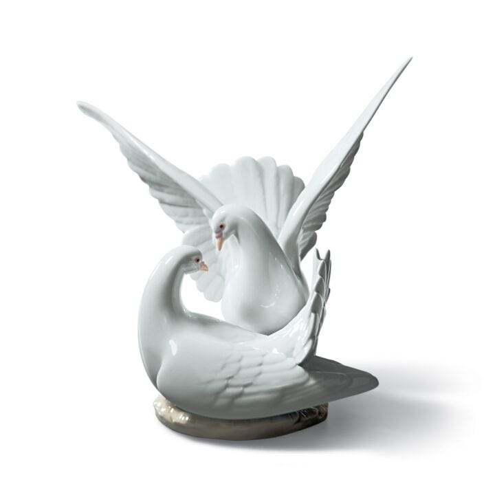 Love Nest Doves Figurine in Lladró