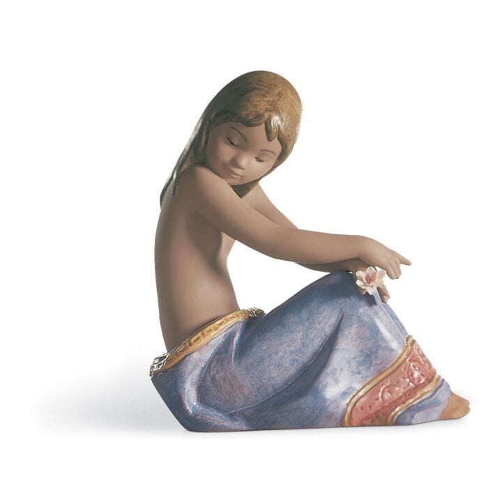 Island Beauty Girl Figurine in Lladró