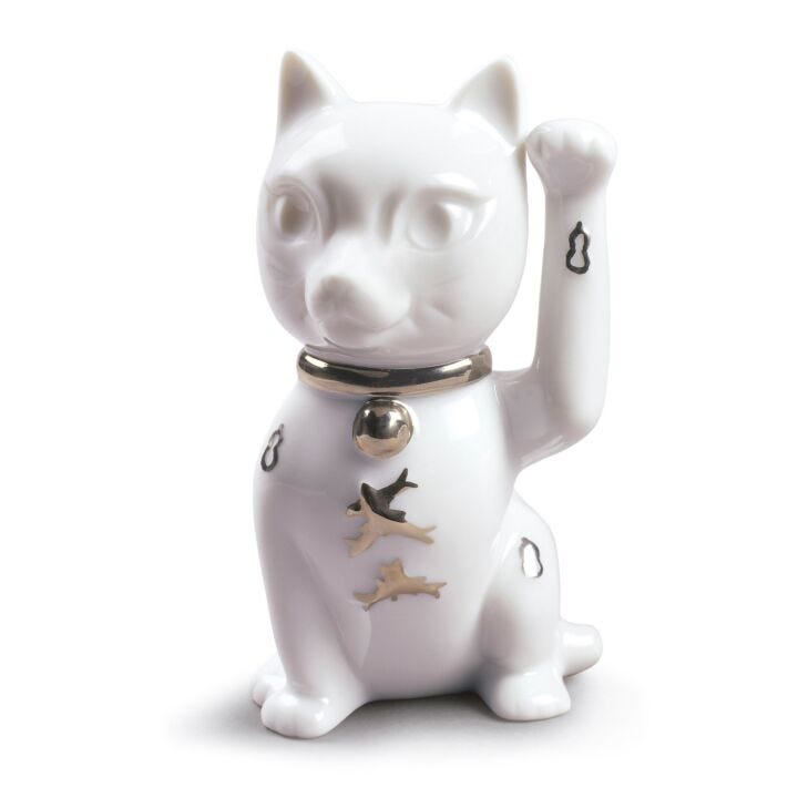 Maneki Neko Figurine. Silver Lustre in Lladró