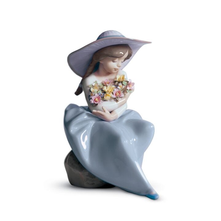 Fragrant Bouquet Girl Figurine in Lladró