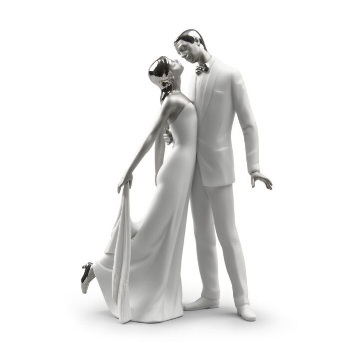 Happy Anniversary Couple Figurine. Silver Lustre in Lladró