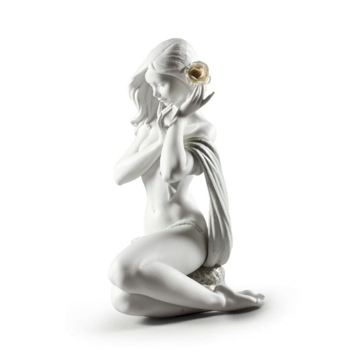 Subtle moonlight Woman Figurine. White. Limited edition in Lladró