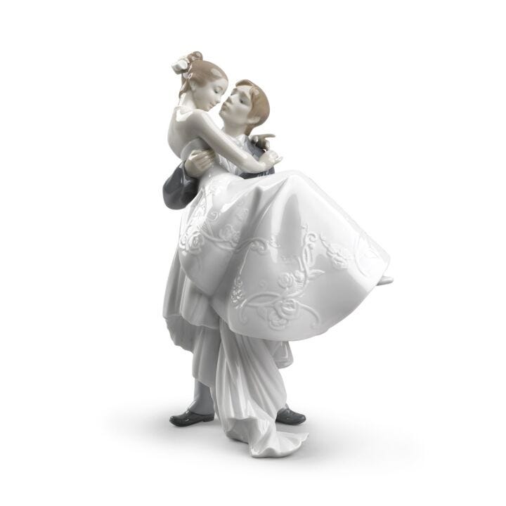 The Happiest Day Couple Figurine Type 356 in Lladró