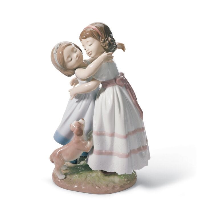 Give me a hug! Children Figurine in Lladró