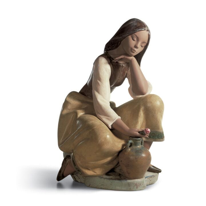 Classic Water Carrier Woman Figurine in Lladró