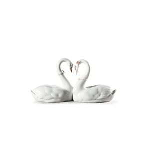Endless Love Swans Figurine in Lladró