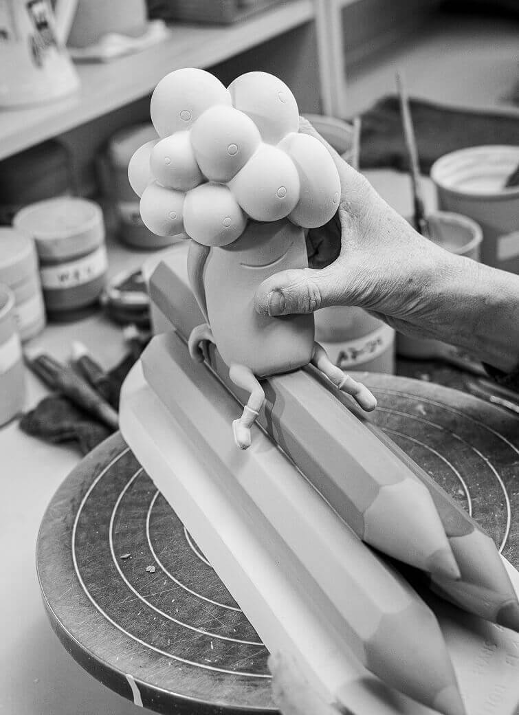 Porcelain components arranged for finishing