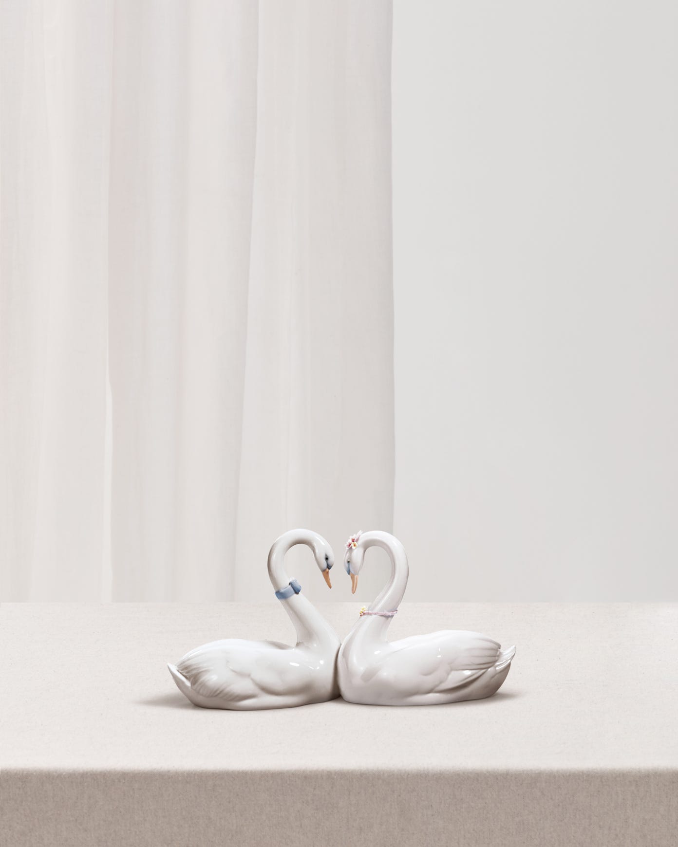 Swans cake topper