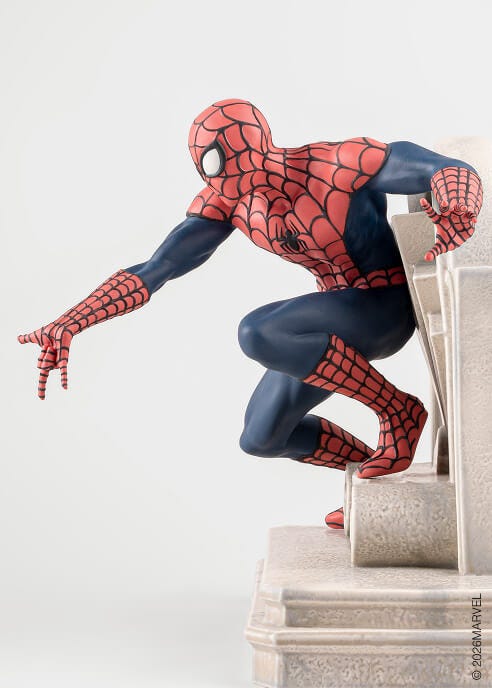 スパイダーマン磁器作品の正面