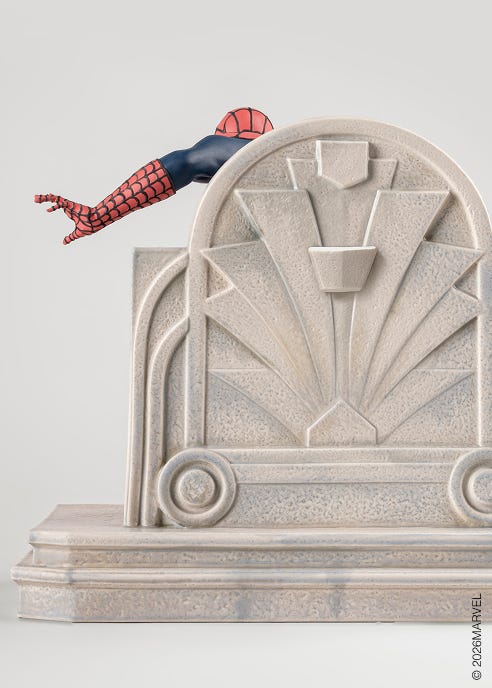 スパイダーマン磁器作品の背面