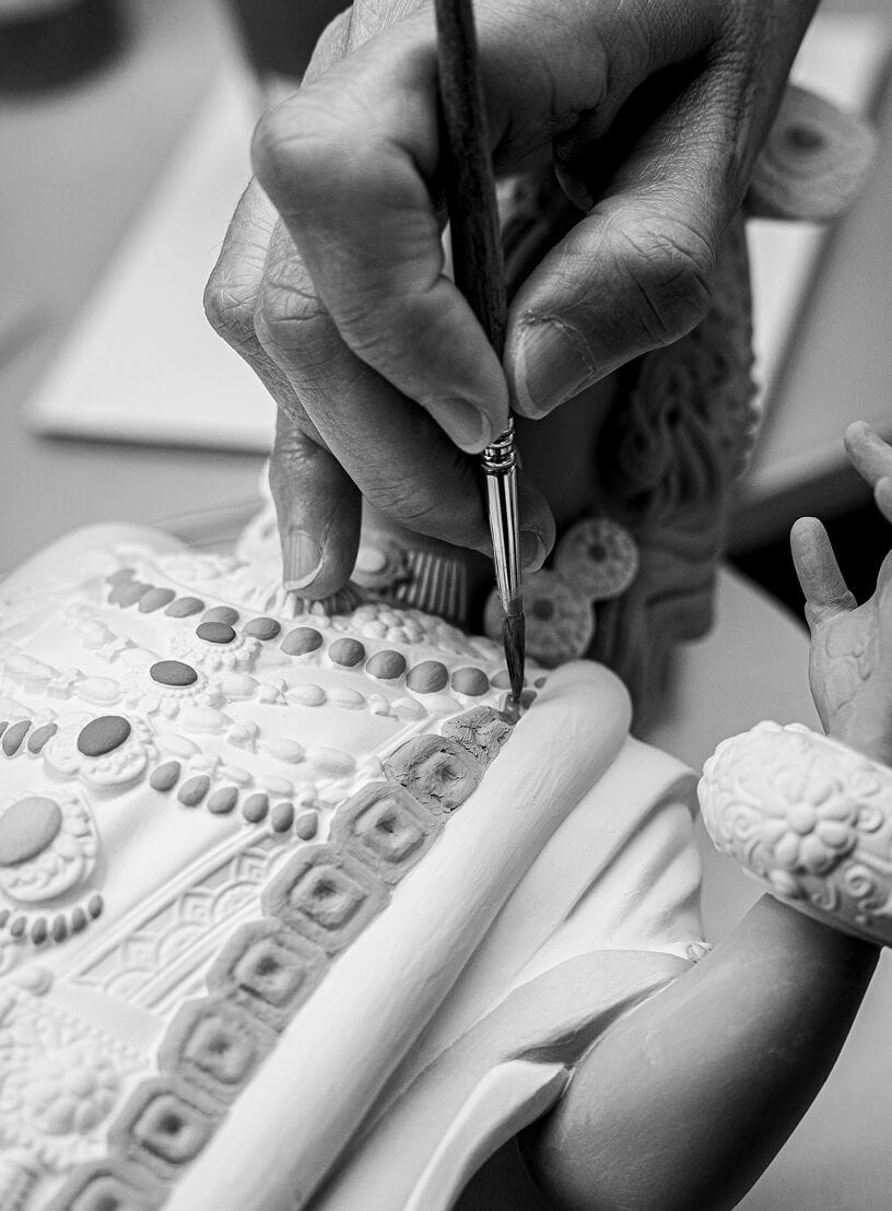 Handcrafted process of the sculpture