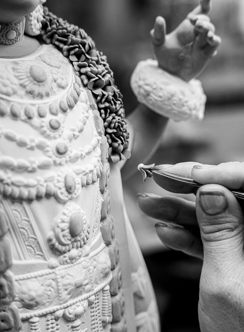 Handcrafted process of the sculpture
