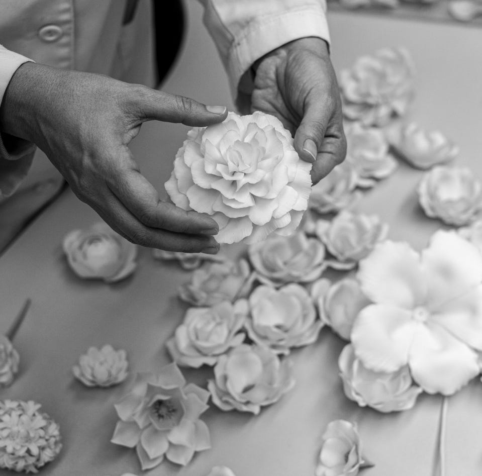Creación de flores de porcelana
